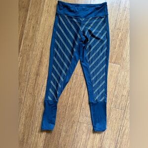 Carve Designs Navy Blue Leggings with Chevron Pattern size Small